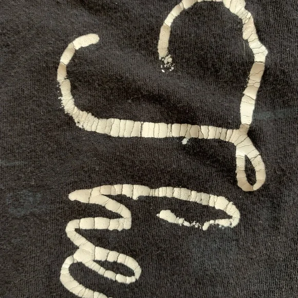 🛑 SOLD! 🛑 American Eagle. Black V-Neck T-Shirt with White Graphic. Size medium. - Picture 4 of 12